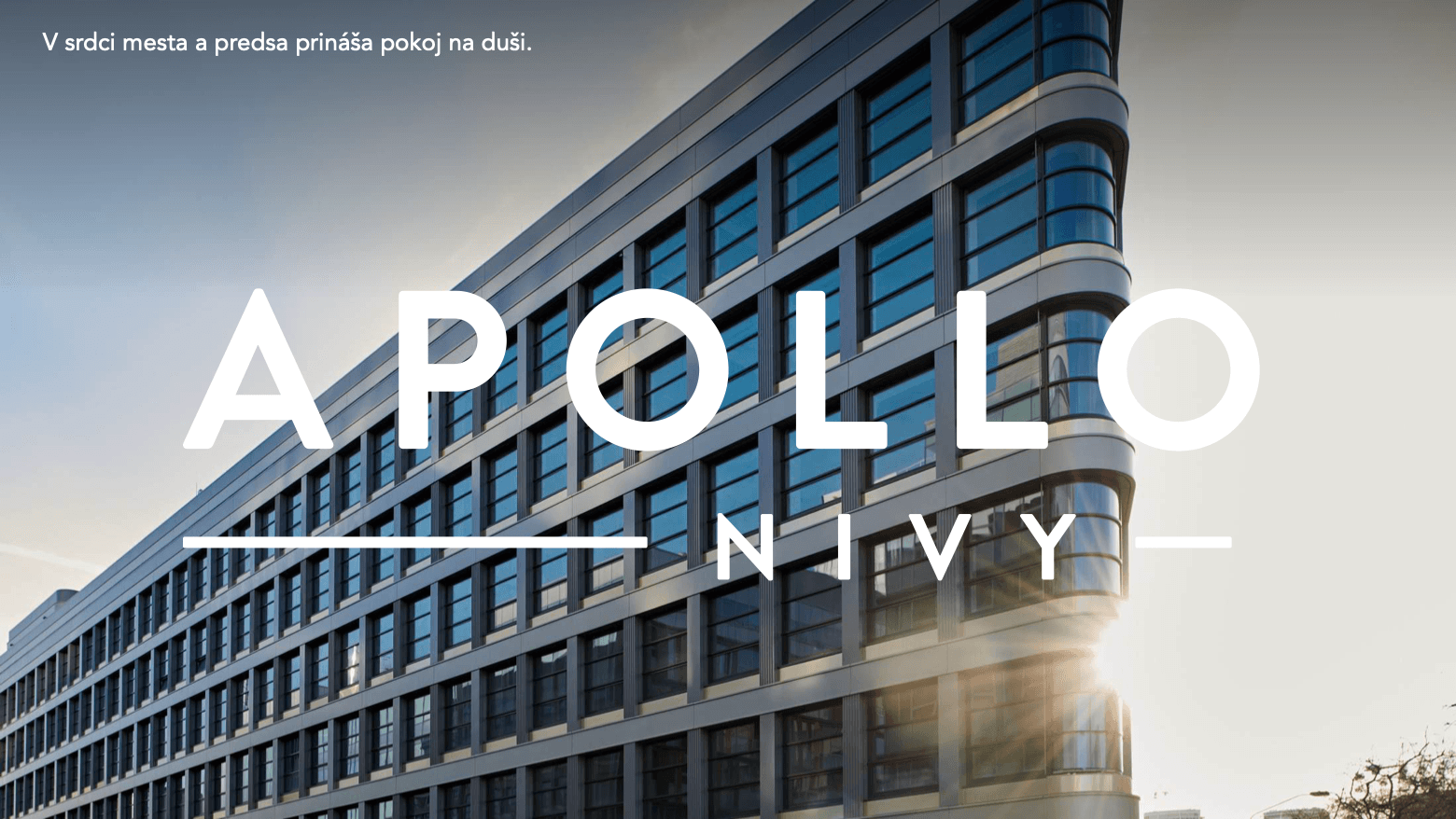 Prezentácia pre Apollo Nivy – úvodný slajd s fotografiou administratívnej budovy
